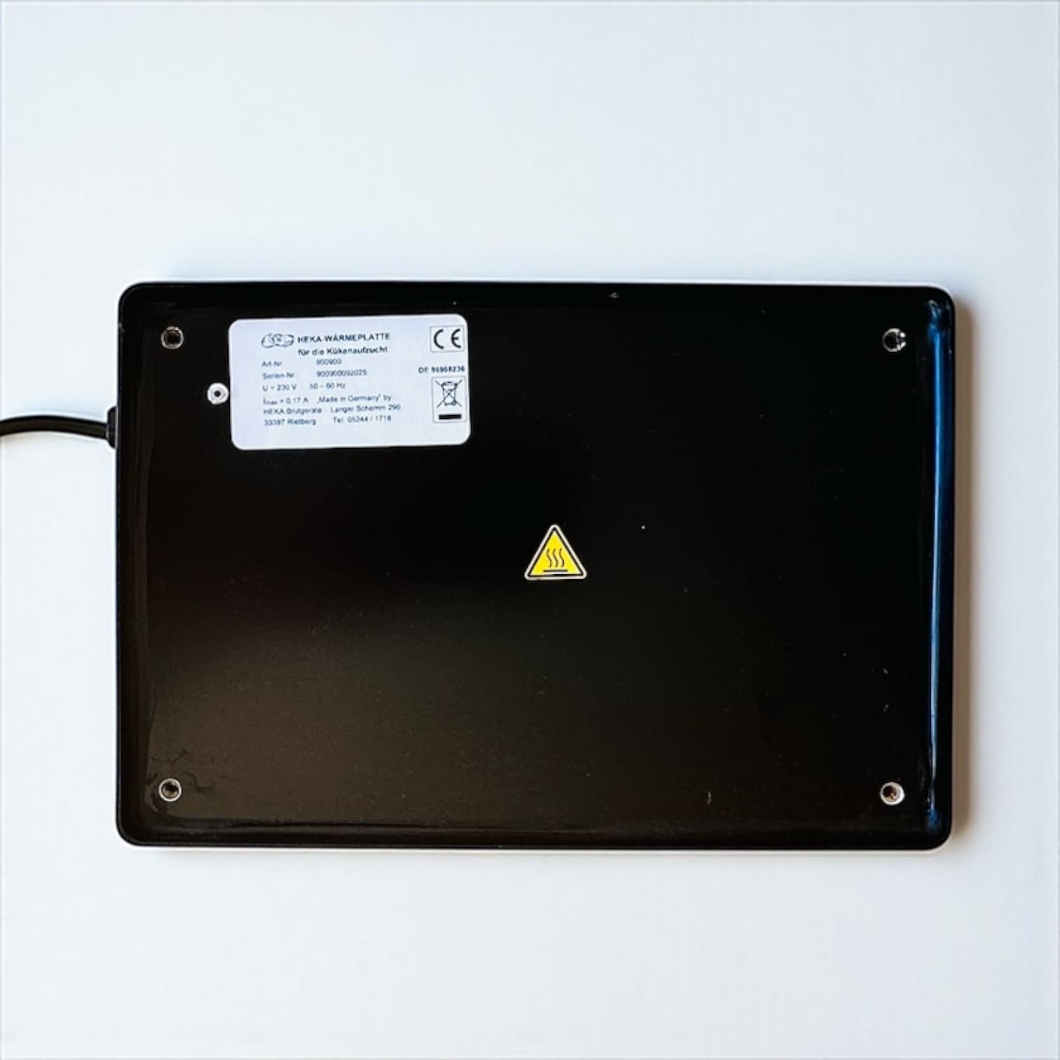 HEKA värmepanel med 6 mm gängade monteringshål / HEKA heat panel with 6 mm threaded mounting holes
